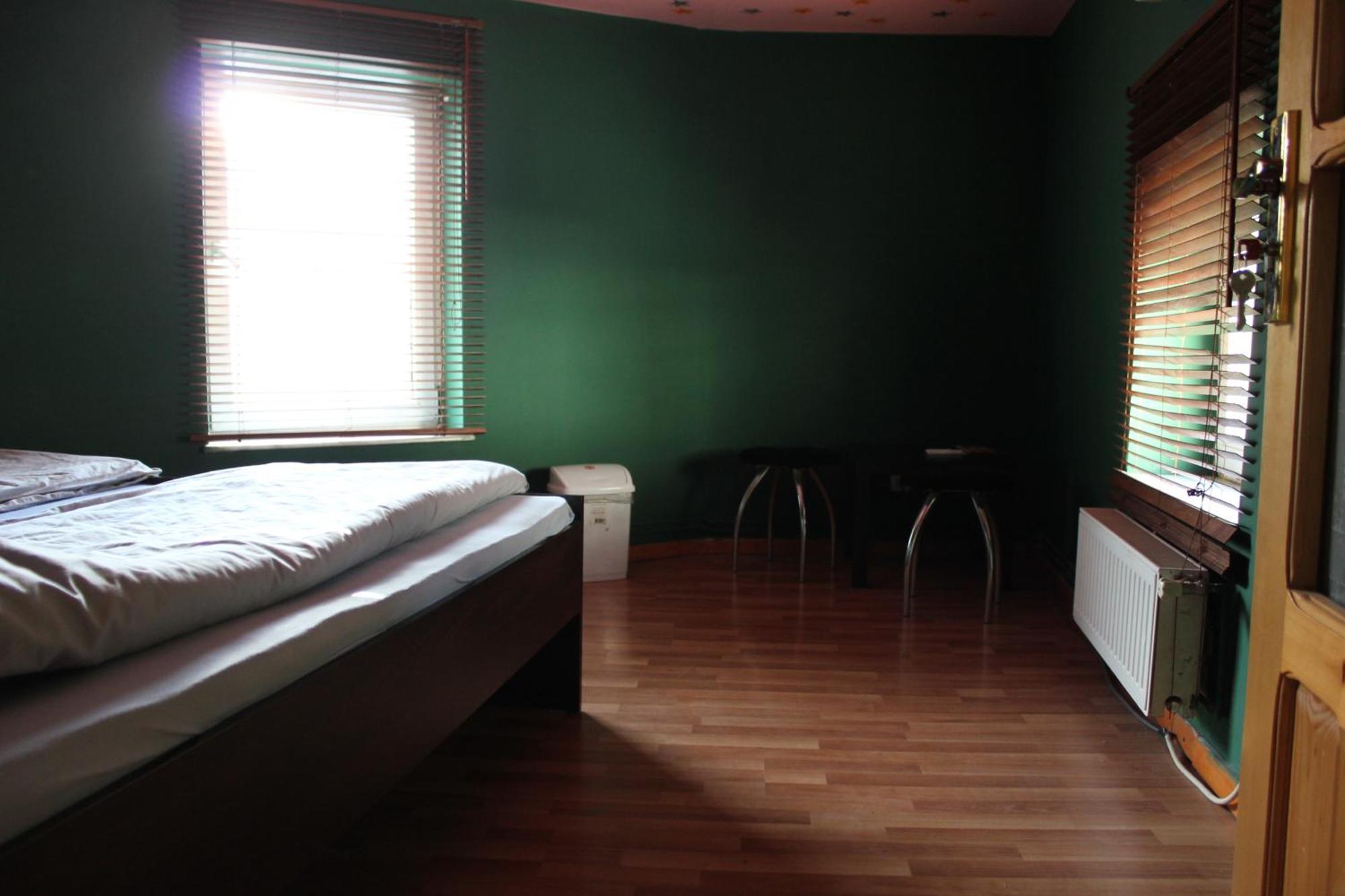 Fun House Hostel Bucureşti Ngoại thất bức ảnh