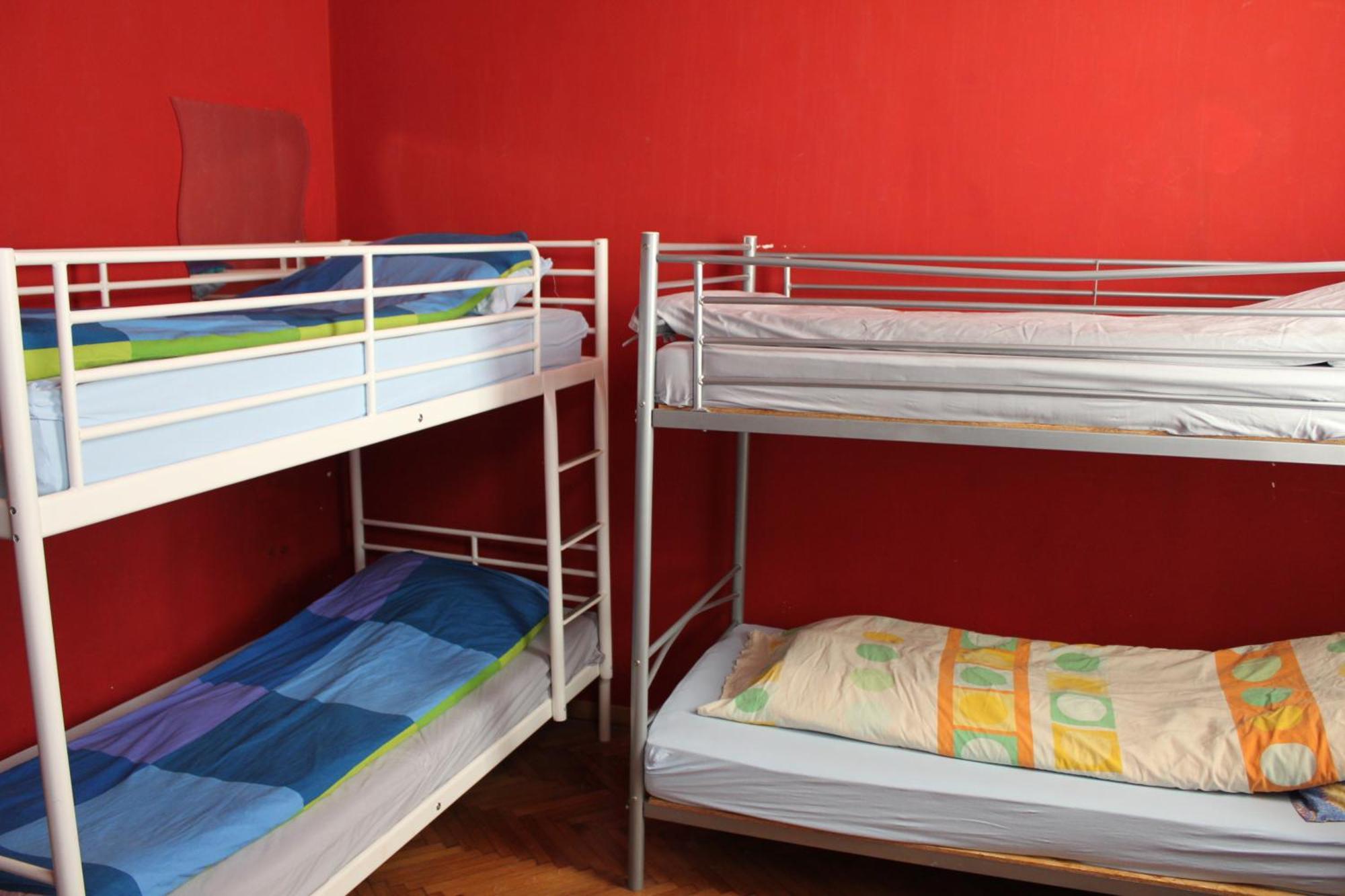 Fun House Hostel Bucureşti Ngoại thất bức ảnh