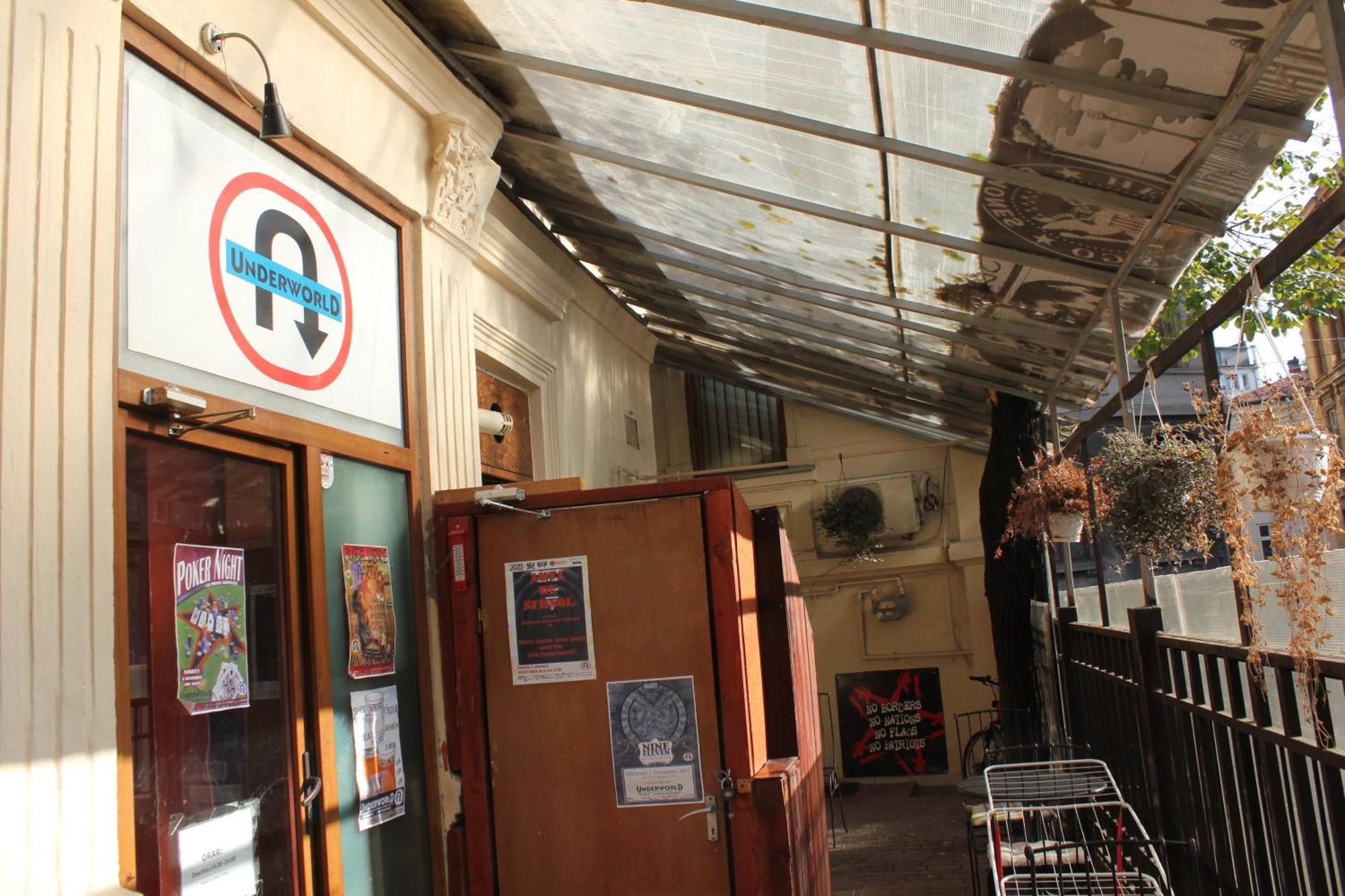 Fun House Hostel Bucureşti Ngoại thất bức ảnh