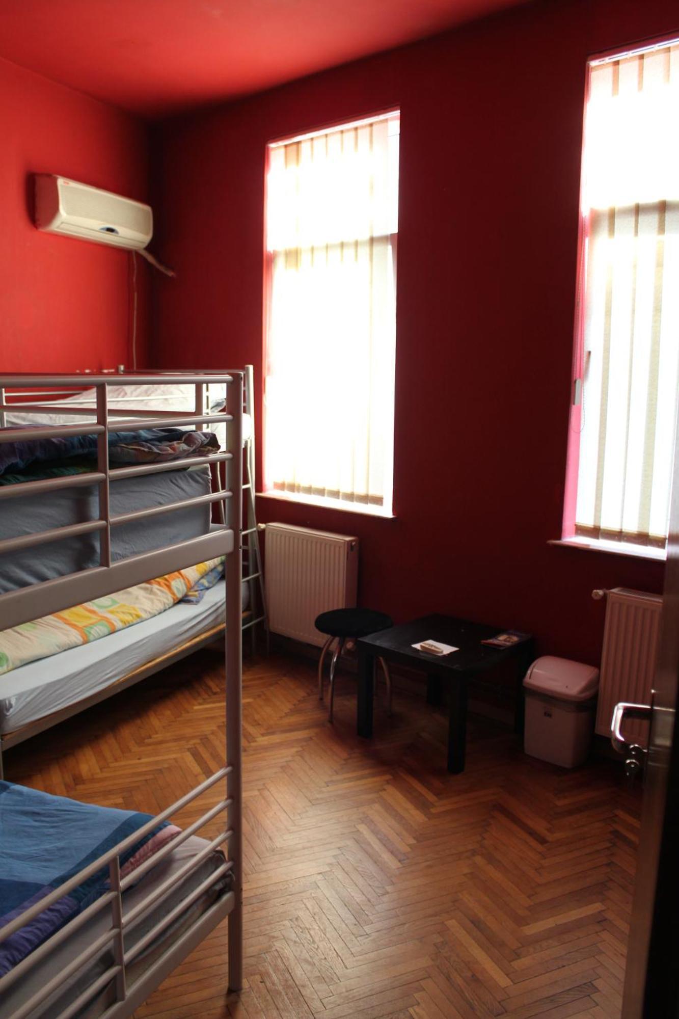 Fun House Hostel Bucureşti Ngoại thất bức ảnh